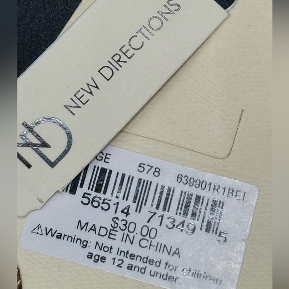 ND New Directions Long Gold Tone Necklace with Stone and Wooden Beads - Picture 10 of 11